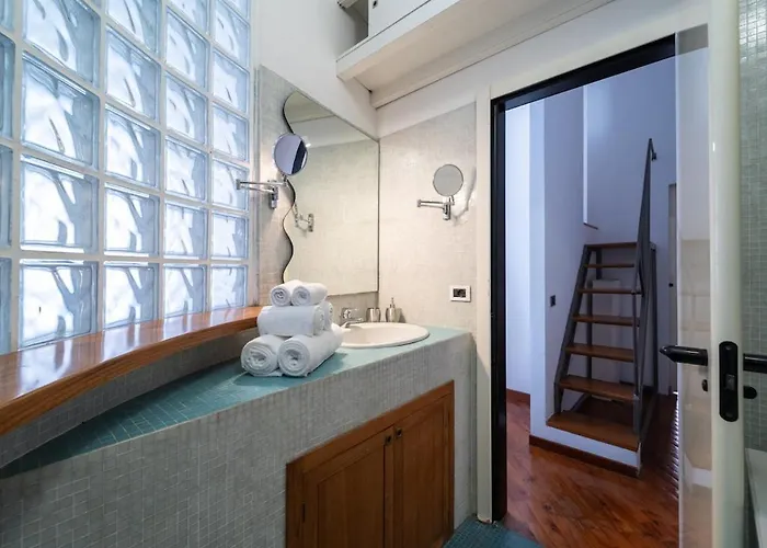 Historic Centre, Bright And Elegant Loft * Μπολόνια