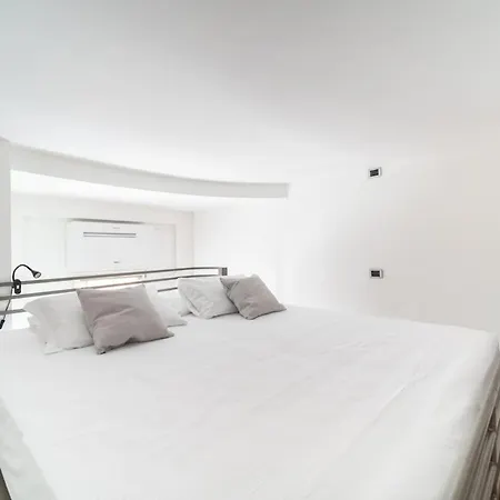 Historic Centre, Bright And Elegant Loft * Boloňa